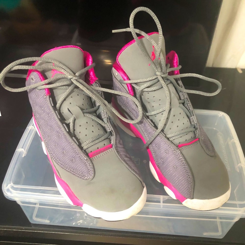 Air Jordan 13 Retro Grey & Pink